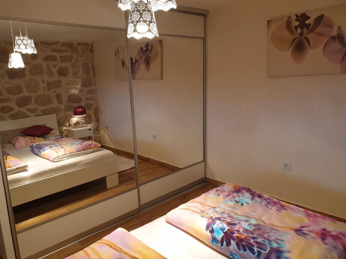 Apartment Peky Rab Town Exterior foto